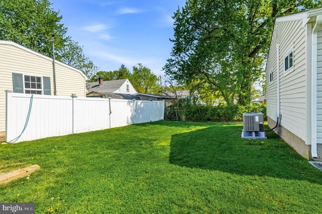 Building Photo - 114 Grandview Ave