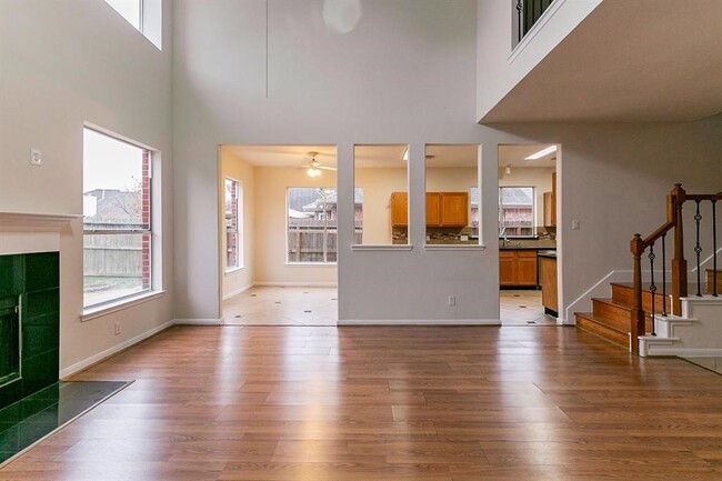 Building Photo - 8315 Mission Estates Dr