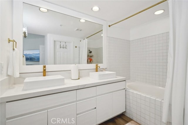 Building Photo - 2253 Martin