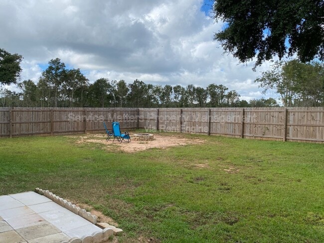 Building Photo - 5582 Peach Dr