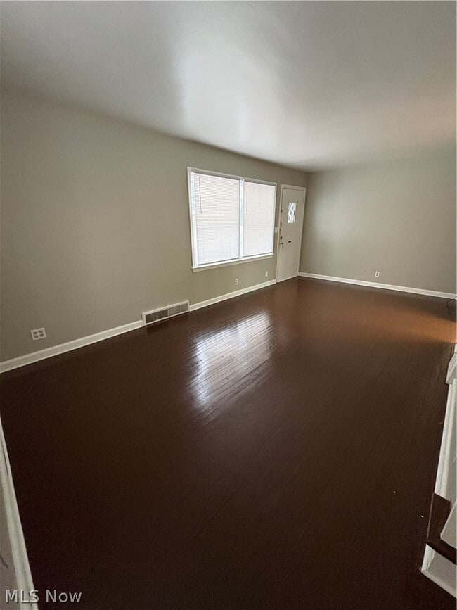 Building Photo - 738 West St