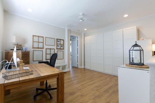 Building Photo - 250 SW Walking Path