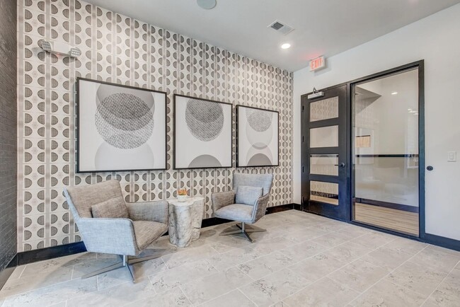 Building Photo - 185 Polaris Pointe