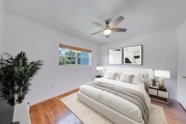 Building Photo - 13521 S Biscayne River Dr