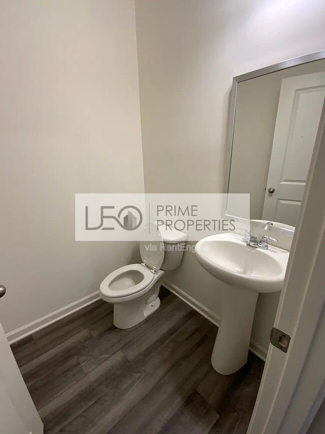 Building Photo - 976 Feldman Chase