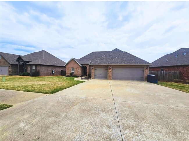 Building Photo - 3803 SW Kite Dr