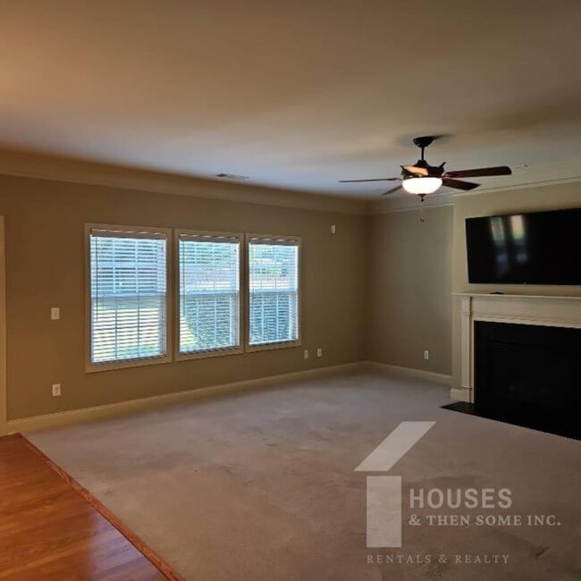 Building Photo - 204 Wild Meadow Dr