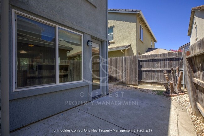 Building Photo - Lincoln Crossing; 4 bedroom in Gated commu...
