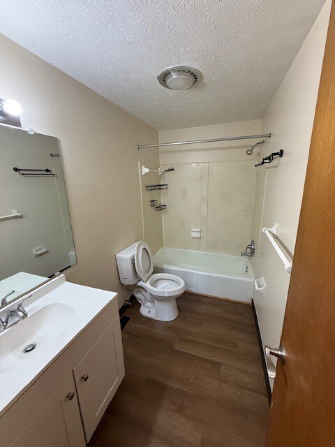 Building Photo - 3445 Beachworth Dr