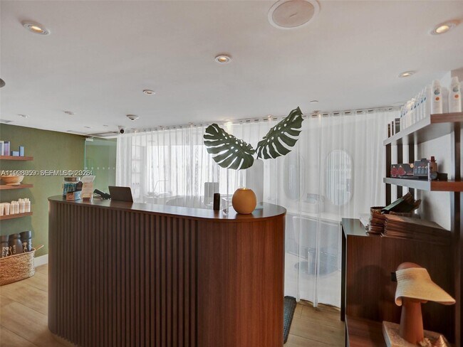 Building Photo - 1100 West Ave