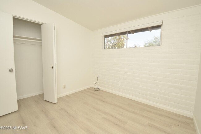 Building Photo - 6902 E Big Bear Dr