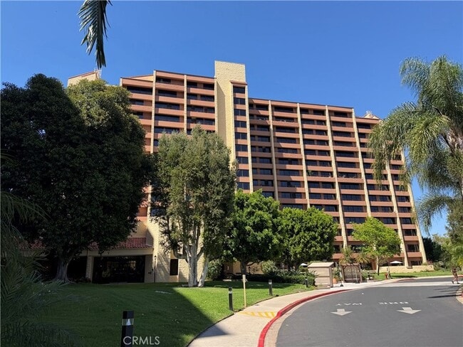 Building Photo - 24055 Paseo Del Lago W