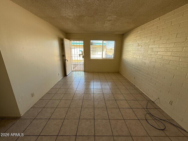 Building Photo - 2048 11th St