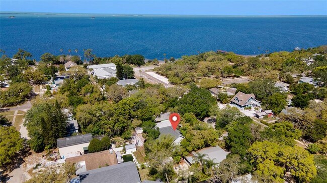 Building Photo - 515 Crystal Beach Ave