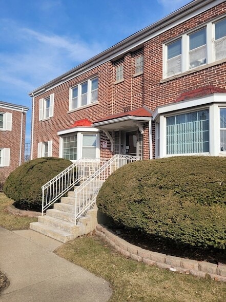 Building Photo - 312 E 83rd St