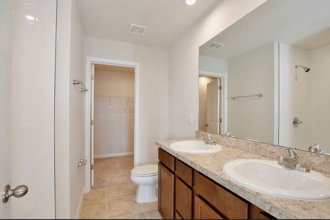 Master Bath - 353 Sedgewick Dr