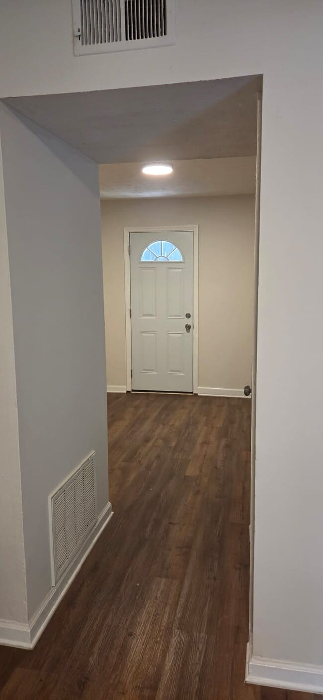 Building Photo - 5504 Estates Ct