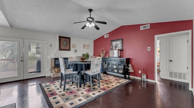 Building Photo - 708 Scarlet Sun