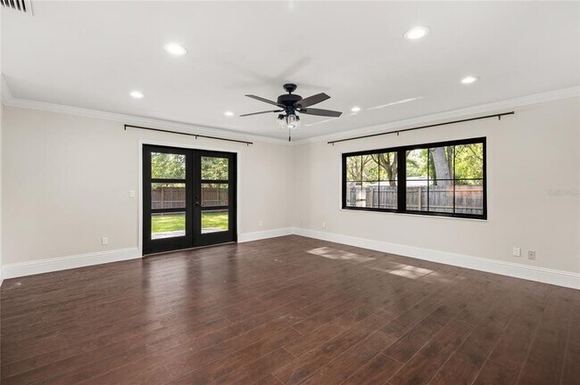 Building Photo - 648 Fitzwalter Dr