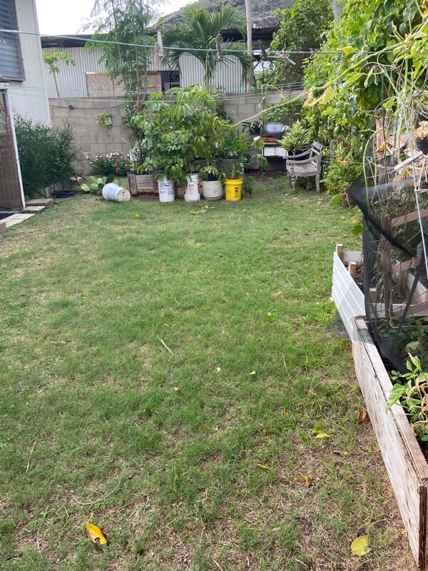 Building Photo - 214 Kuliouou Rd