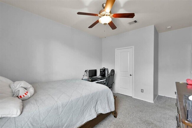 Building Photo - 14030 Wolftrap Ln