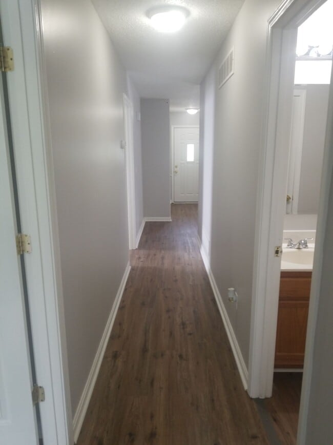 Building Photo - 737 Andra Dr