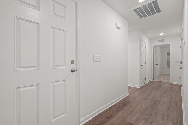 Building Photo - 2130 Rockface Wy