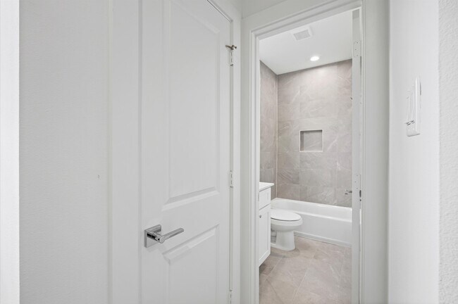 Building Photo - 5109 Avenue J