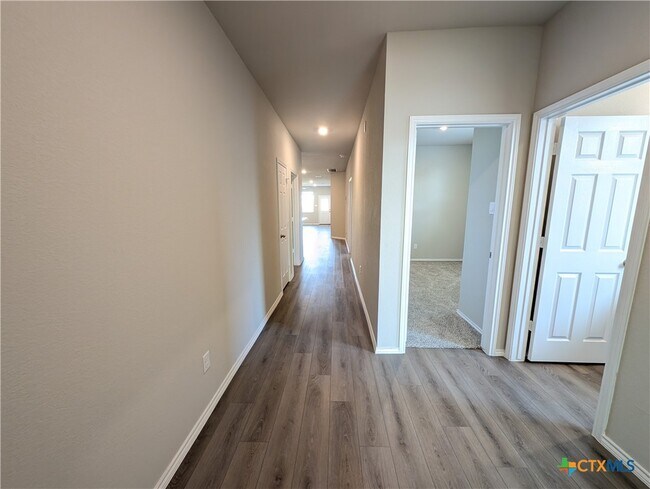 Building Photo - 1134 Stone Vly Rd