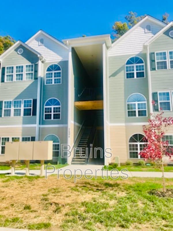 Building Photo - 2606 Pennoak Way