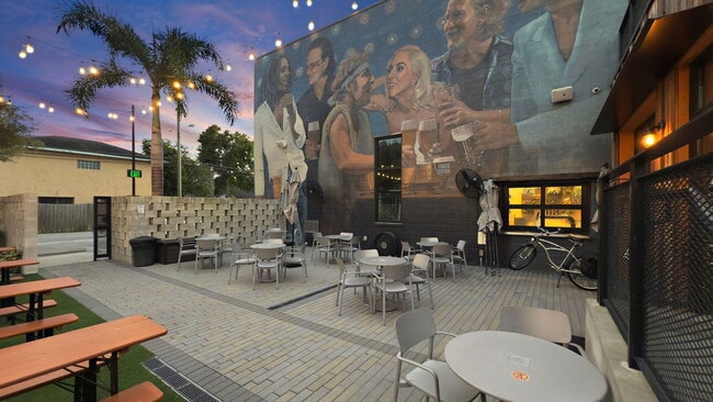 Building Photo - 2649 1/2 Dartmouth Ave N