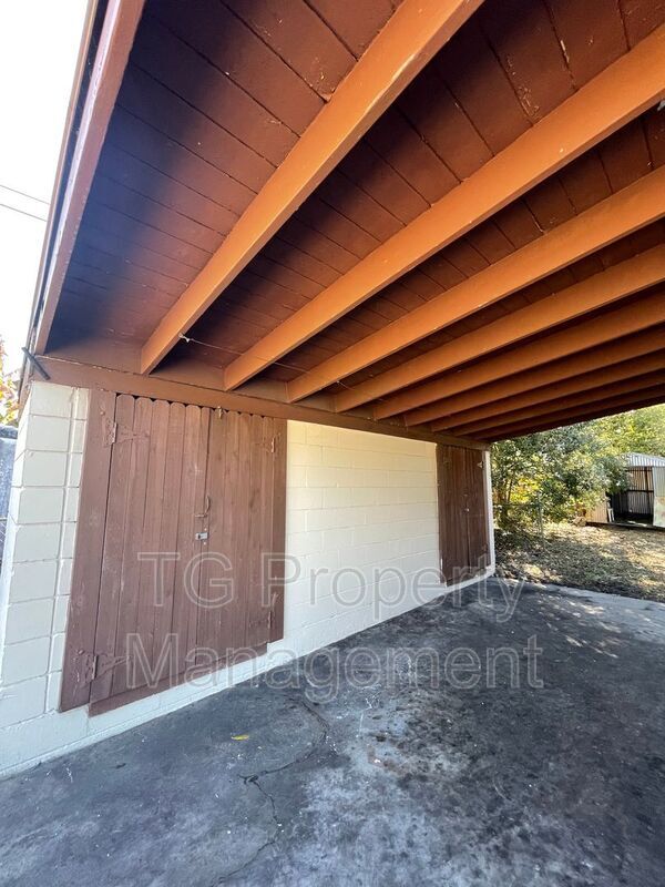 Building Photo - 8952 Castle Blvd