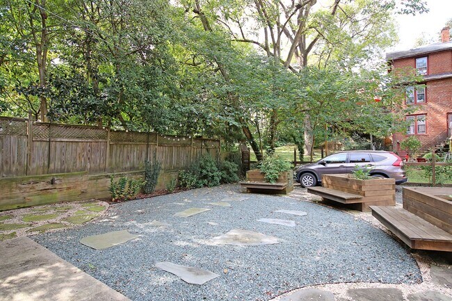 Building Photo - Historic North Downtown Residence with Modern Updates and Prime Location