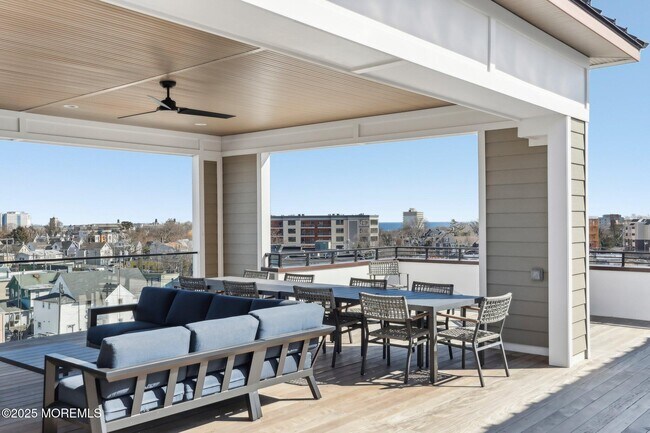 Building Photo - 272 Willow Ave