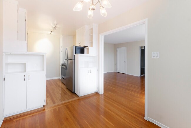 Building Photo - 455 Euclid Ave