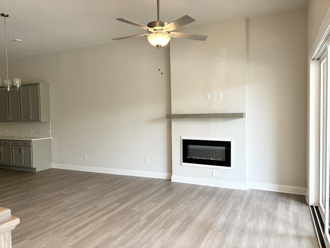 Building Photo - 716 Stickley Oak Way