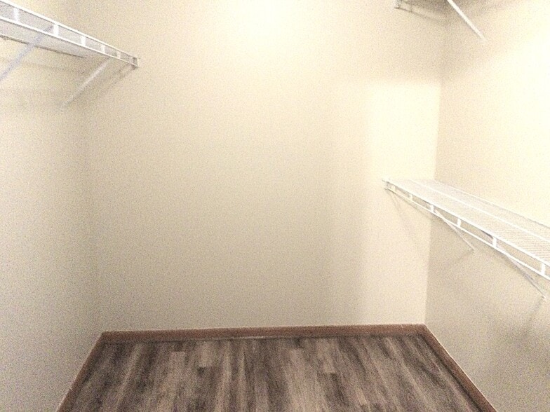 Building Photo - 1915 Berwick Ct