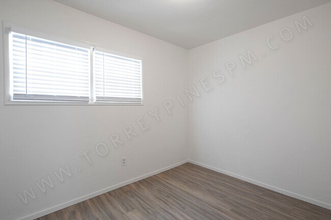 Building Photo - *OPEN HOUSE: 9/20 3-4PM* Cottage with Assi...