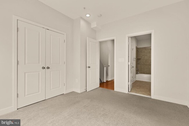 Building Photo - 4333 Kennedy St