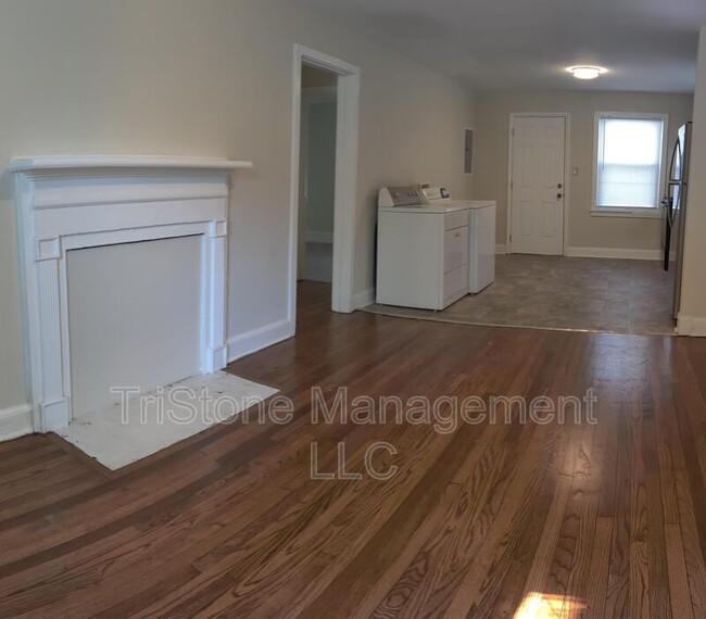 Building Photo - 2708 Revolution Pk Dr