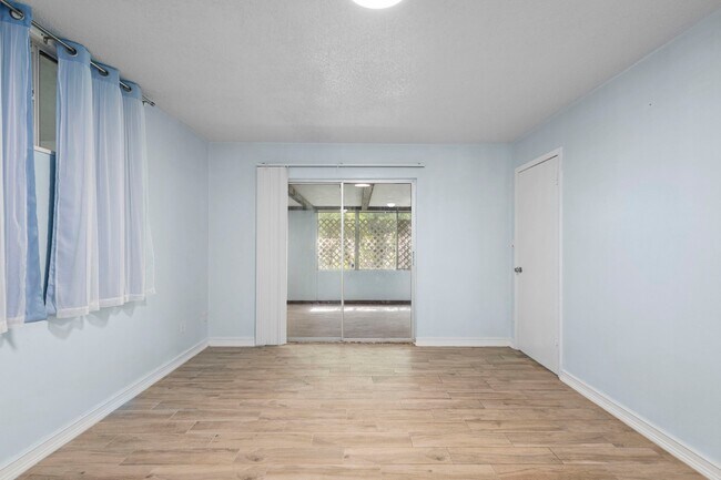 Building Photo - 10637 Deergrass Ln