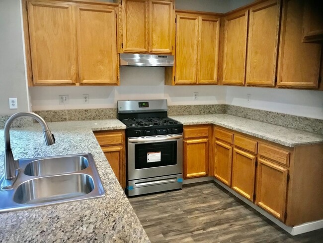 Building Photo - Newly Renovated 4x2 Single Story Home
