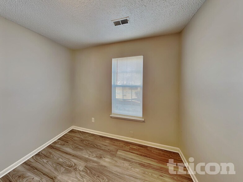 Building Photo - 1026 Summit Hills Dr