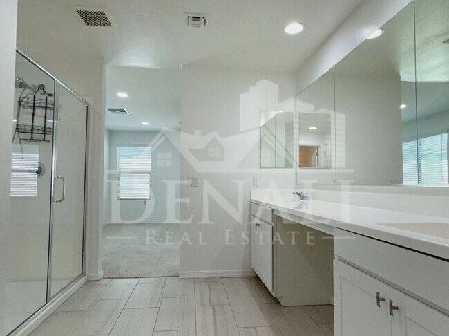 Building Photo - 11326 E Unger Ave