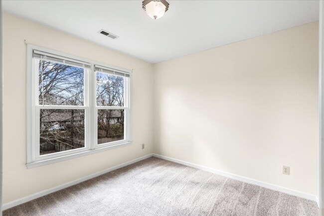 Building Photo - 10704 Live Oak Ct
