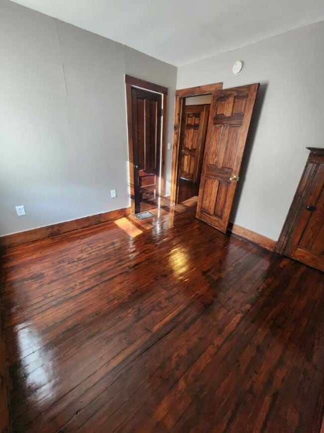 Building Photo - Four Bedroom, Two Bathroom Single Family Home!