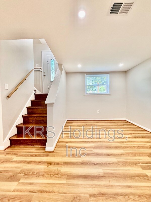 Building Photo - 3931 Forestdale Ave