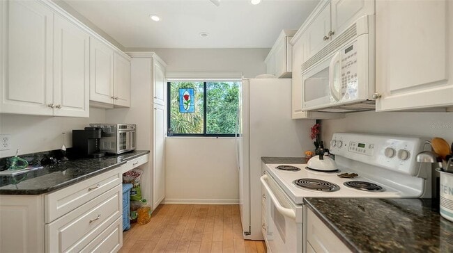 Building Photo - 1611 Clower Creek Dr