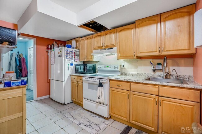 Building Photo - 125 Elizabeth Ave