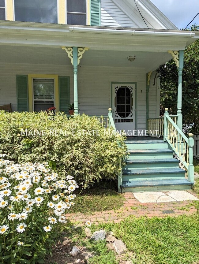Building Photo - 54 Penobscot St